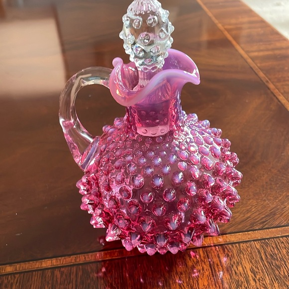 beautiful Fenton Cranberry opalescent Hobnail Cruet with stopper. - Picture 4 of 15